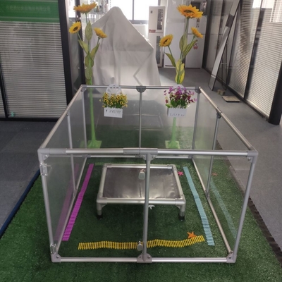 Animal Pattern Acrylic Transparent Folding Pet Fence voor gemakkelijk binnenshuis en draagbaarheid