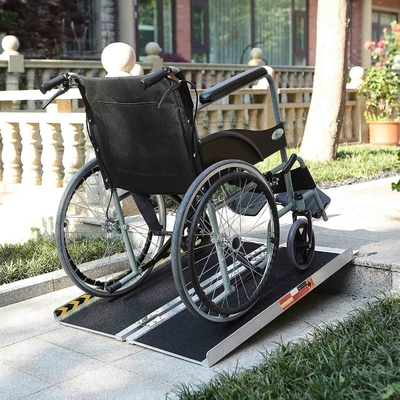 Winkelcentrum Ramp van aluminiumlegering met niet-glijdend oppervlak tapijt gehandicapte stappen naar huis