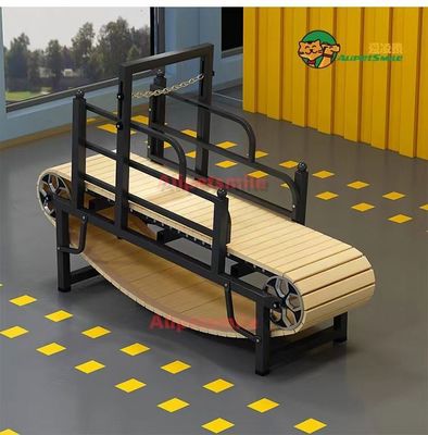 Gepersonaliseerde gemotoriseerde hondensnelweg voor trainingen van huisdieren Kleuren en duurzaamheid