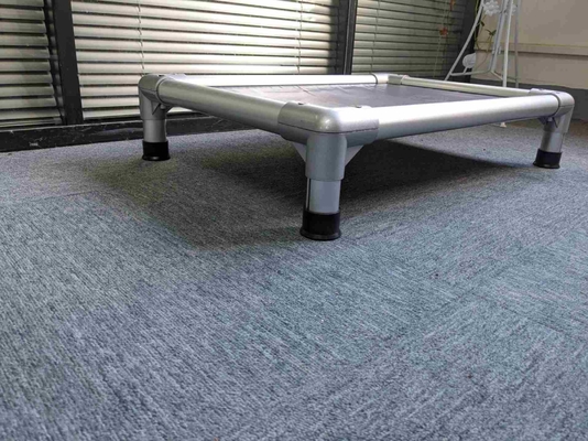 Indoor/outdoor groot hondenbed met verhoogd aluminium frame comfortabel huisdier verjonging