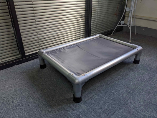 Waterdicht hoger hondenbed betaalbaar en stijlvol trampoline ontwerp voor kleine rassen